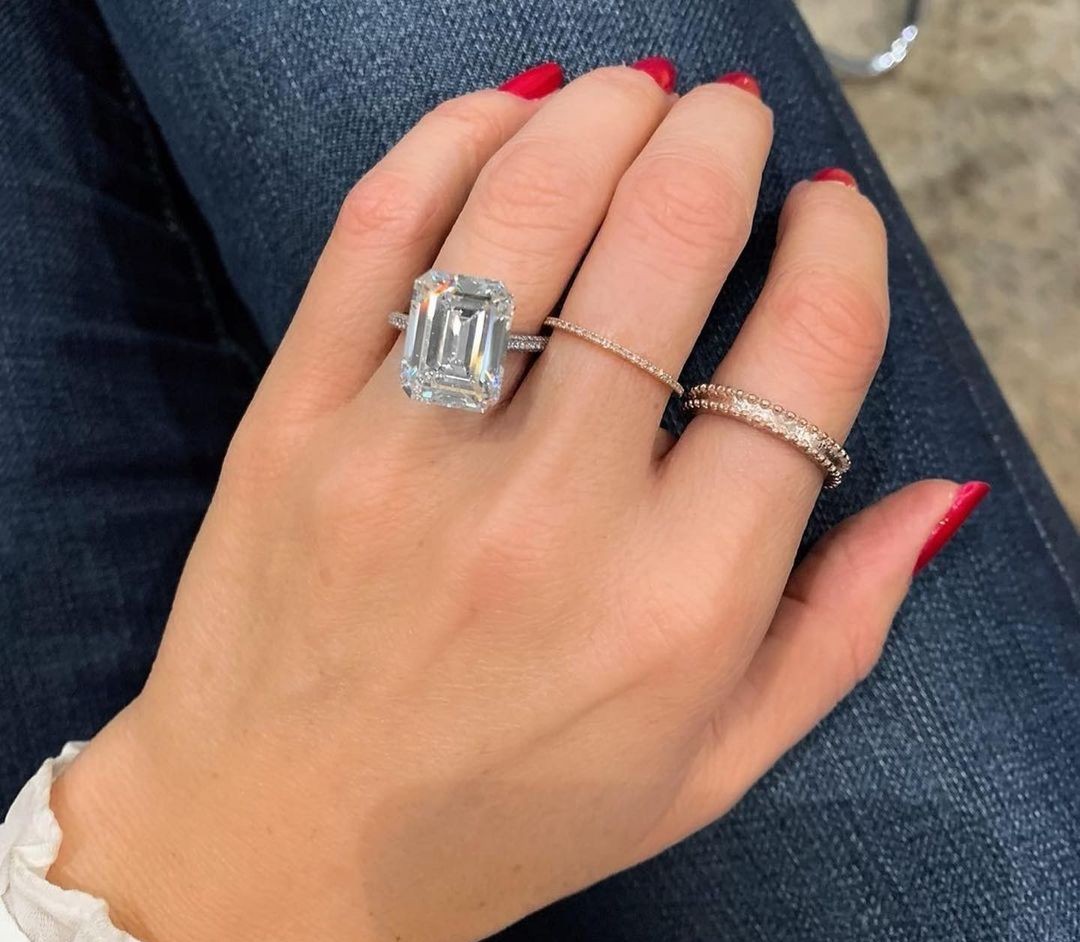 Emerald cut rings that combine strength and beauty